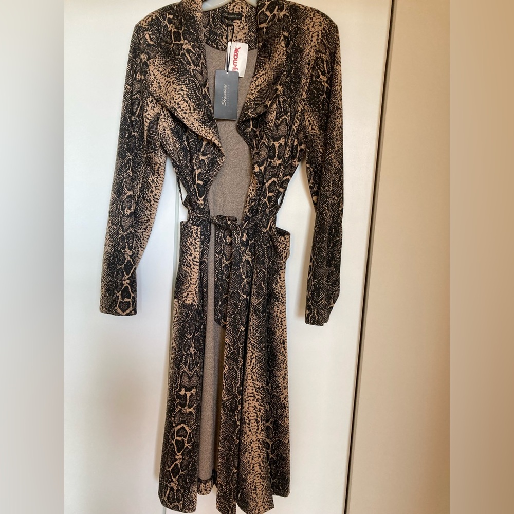 Shinestar snakeskin print long tie cardigan (NWT)
